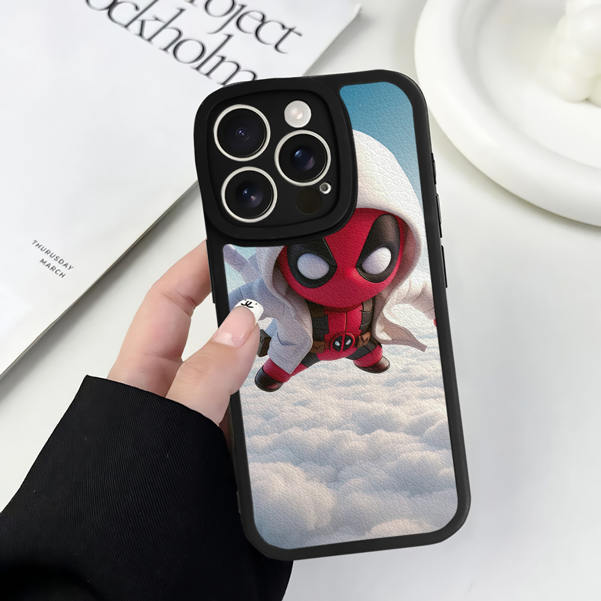 （画像用） Deadpool デッドプール 【iPhone 16シリーズ対応】シリコンスマホケース（レザー調） 材質：シリコン